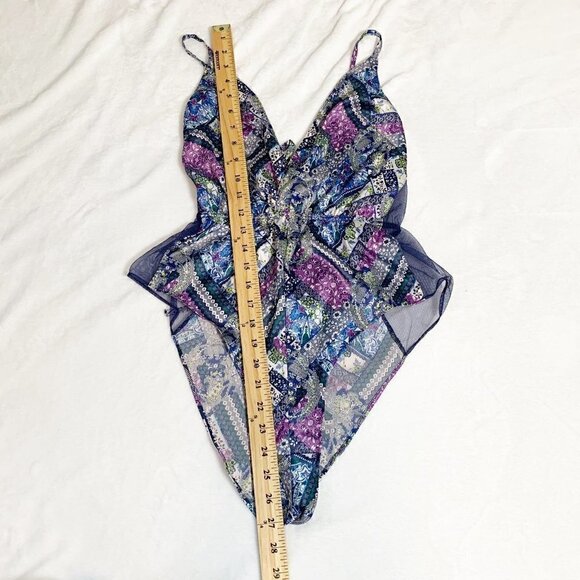 Victoria's Secret lightweight lacy slinky onepiece high rise adjustable lingerie - Picture 7 of 9